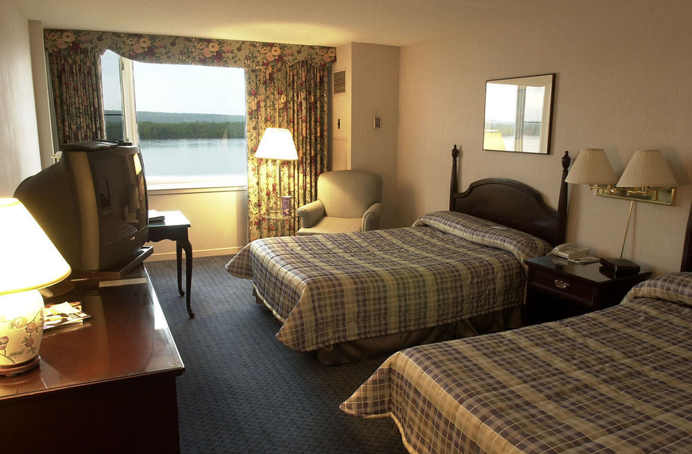 Delta Hotels By Marriott Fredericton Room photo